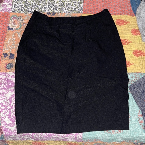 Iz Byer Dresses & Skirts - Worn it a couple times no stains or rips have no use for it anymore